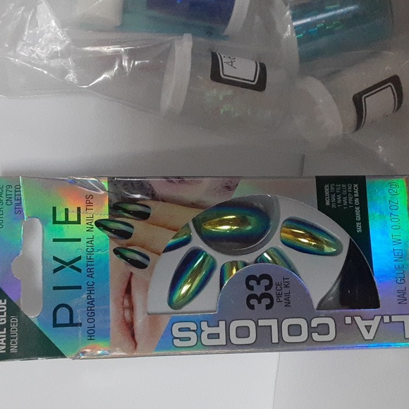 60 Pc Everything Manicure Set - Picture 3 of 11